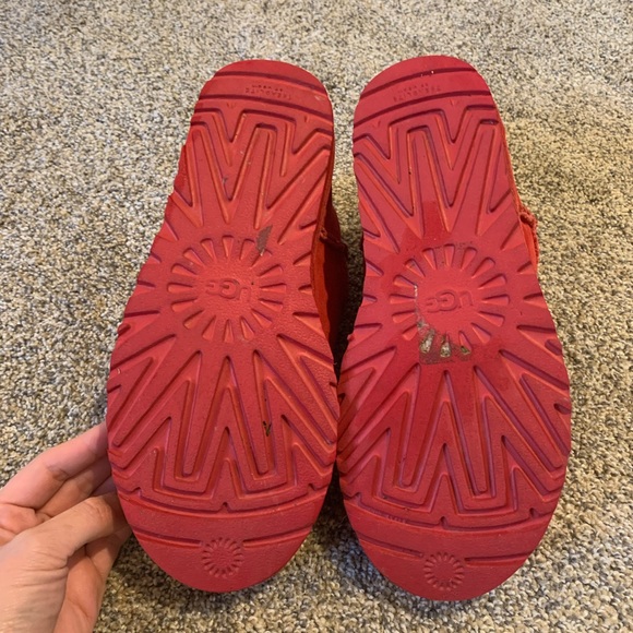 UGG Bright Red Boot - Picture 3 of 4